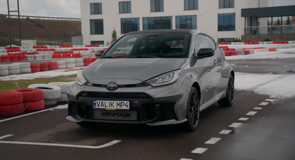 В Україну привезли «заряджений» Toyota Yaris: що особливого в авто
