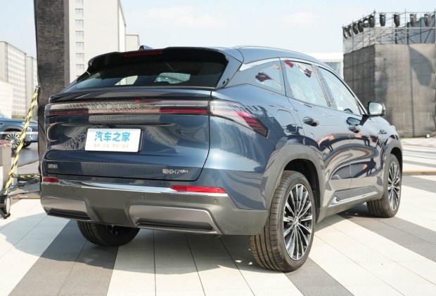 Geely Galaxy M7