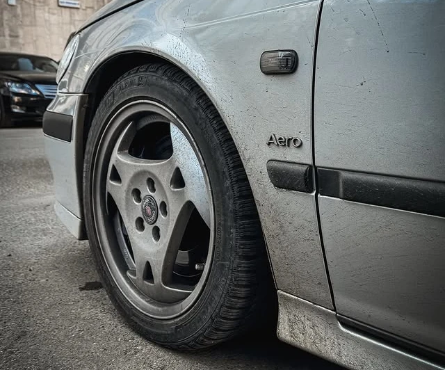 Рідкісний Saab 9-5 Aero першого покоління