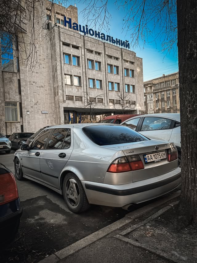 Рідкісний Saab 9-5 Aero першого покоління