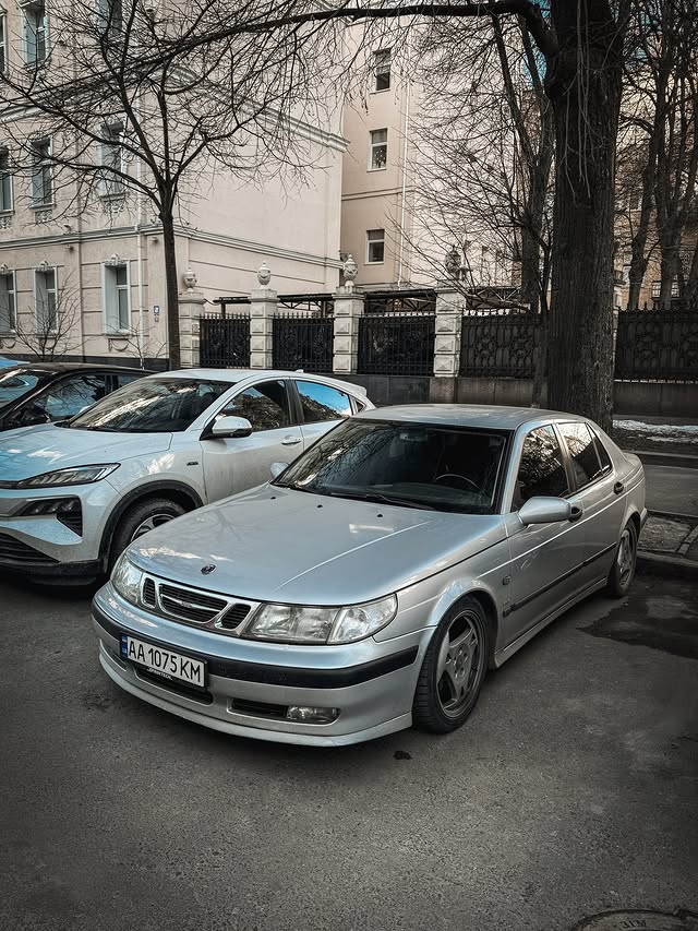 Рідкісний Saab 9-5 Aero першого покоління