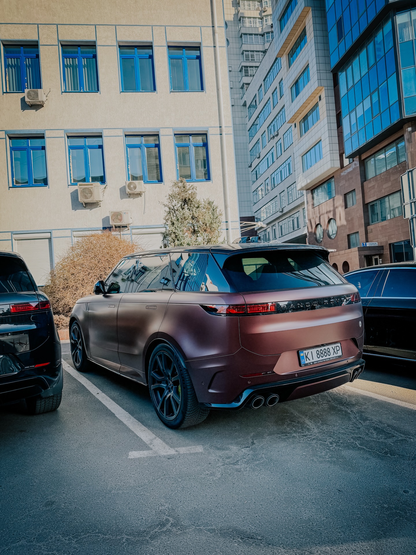 Range Rover Sport SV Carbon 2025 року