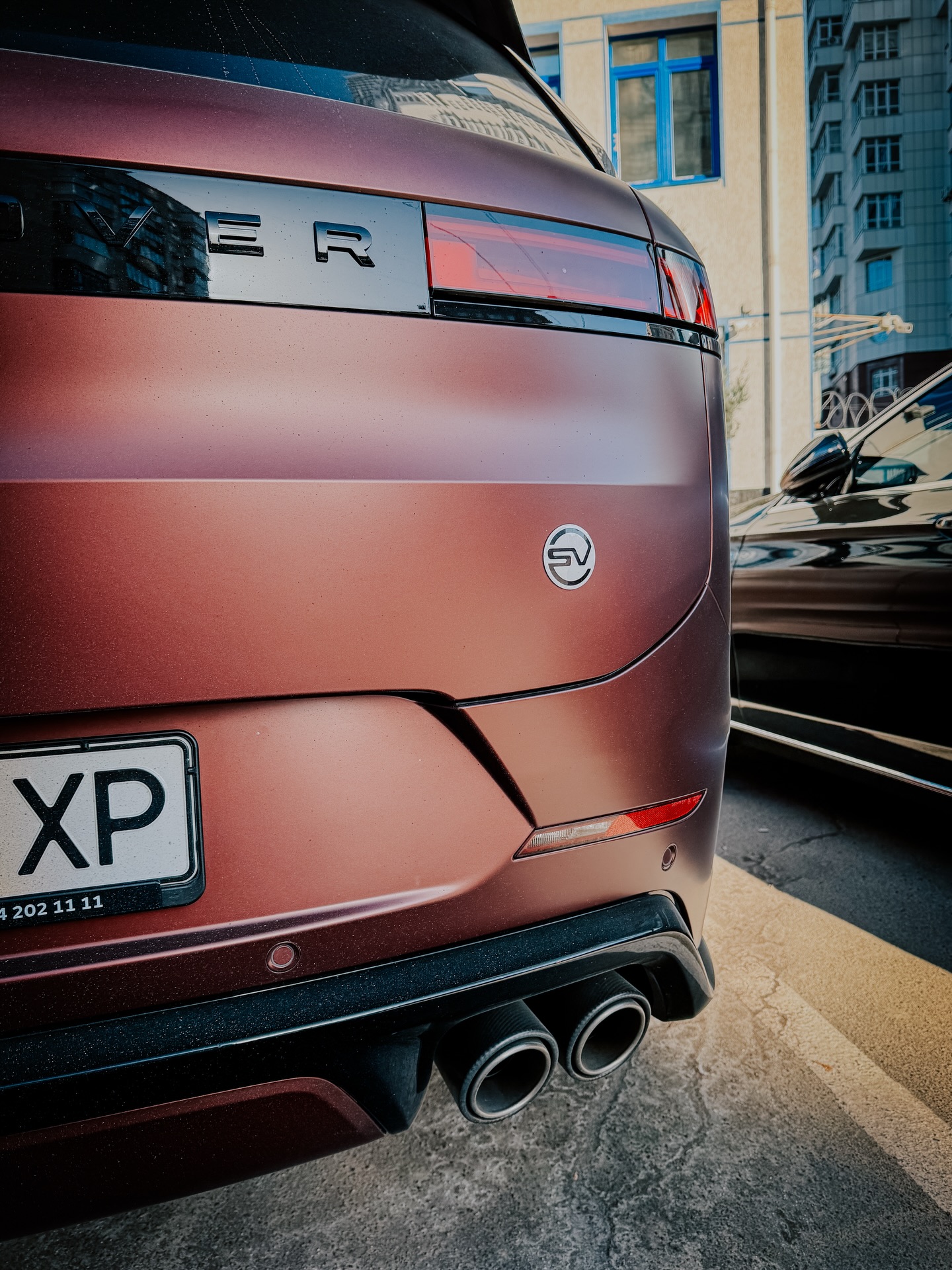 Range Rover Sport SV Carbon 2025 року