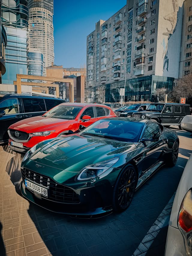 Aston Martin за 200 000 євро помітили на вулицях Києва