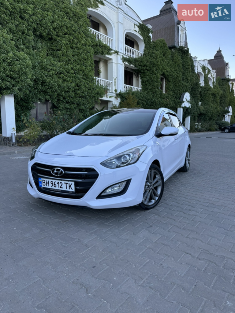 Hyundai i30 II