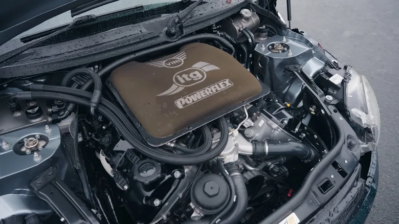 Ентузіасти створили задньопривідний трековий Mini Cooper із двигуном V8 від BMW M3