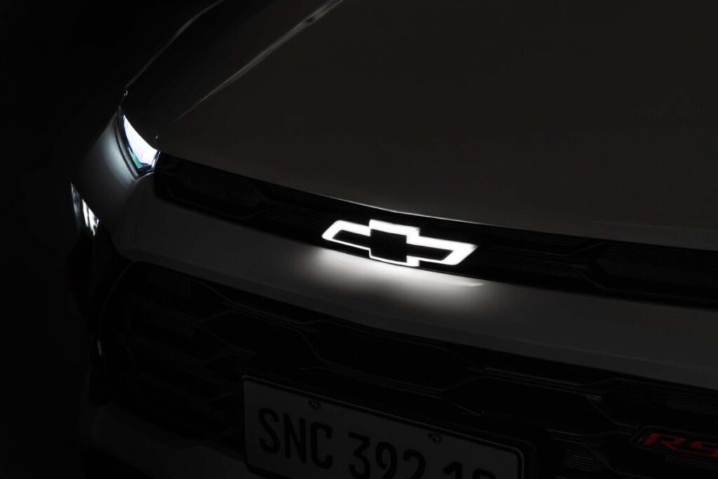 Chevrolet випускає нове крос-купе Sonic із глобально оновленим логотипом бренду