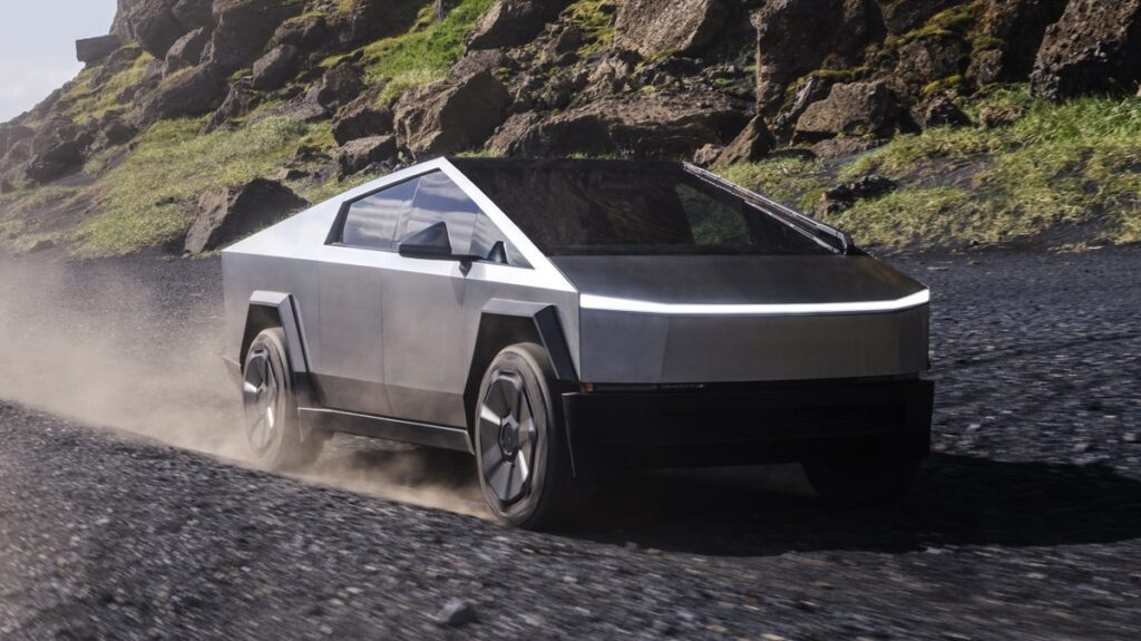 Компанії Ілона Маска штучно підтримують продажі Tesla Cybertruck на тлі падіння ринкового попиту