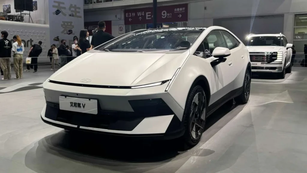 Компанія Hyundai презентувала новий електричний седан Ioniq V для конкуренції з Tesla Model 3
