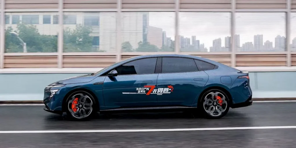 Nissan планує розпочати випуск електромобілів із твердотільними батареями до 2028 року