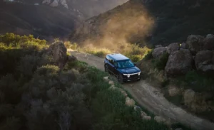 Електрокросовер Rivian R2 Performance