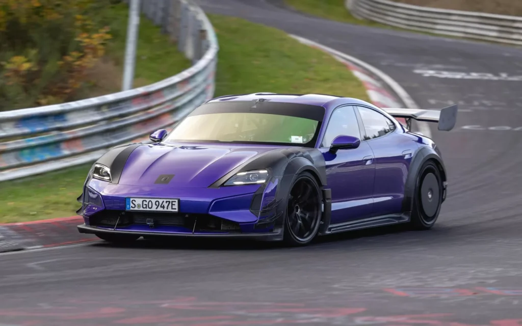 Електроседан Porsche Taycan Turbo GT Manthey Kit встановив новий рекорд Нюрбургрингу