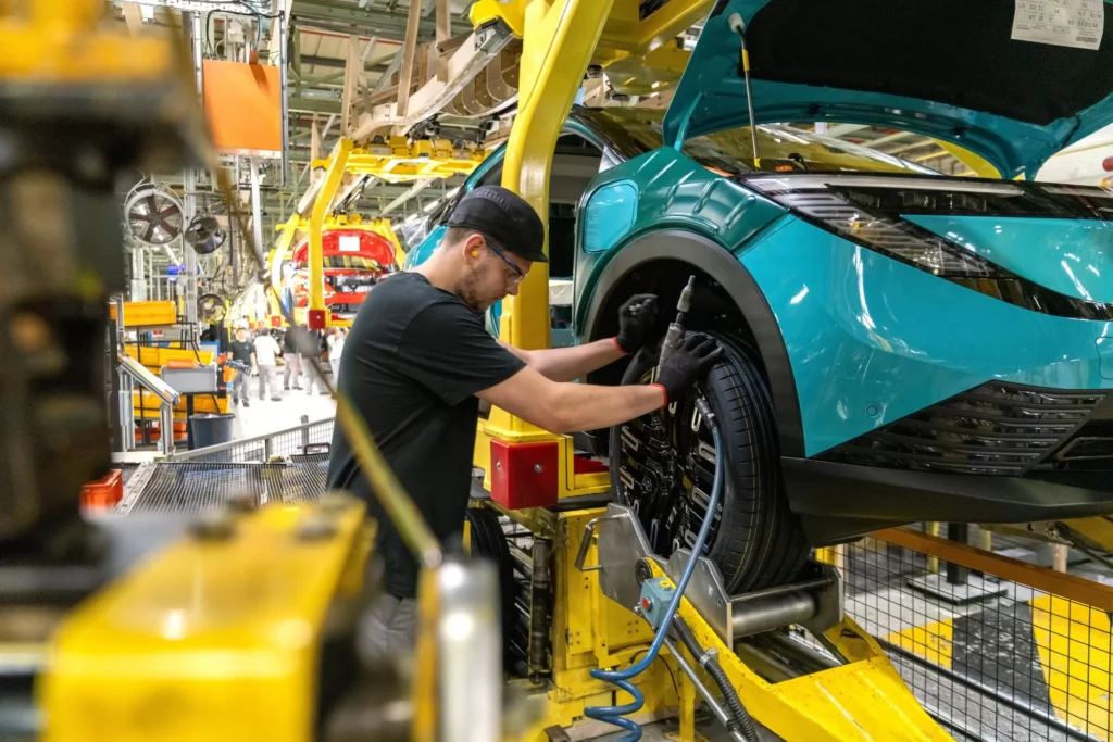 Nissan закриває одну з виробничих ліній у Великій Британії: звільнені площі можуть зайняти бренди з КНР