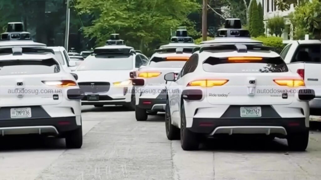 Збій навігації: десятки порожніх роботаксі Waymo заблокували житлову вулицю в передмісті Атланти
