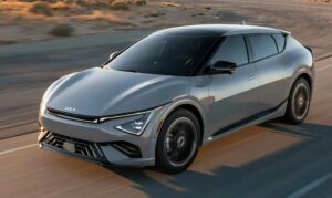 Глобальне згортання електрифікації: світові автовиробники масово скасовують випуск популярних електромобілів
