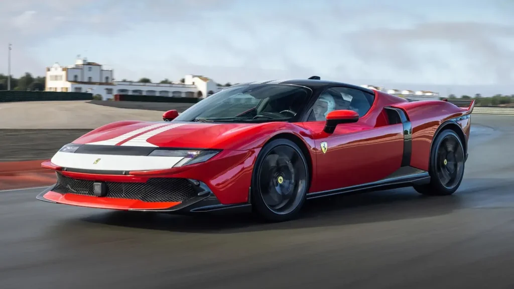 Ferrari збереже бензинові двигуни та відмовиться від автопілота заради водійських емоцій