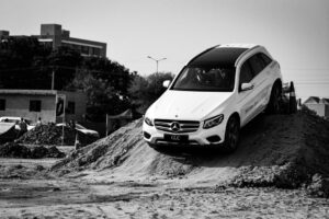 Mercedes-Benz вивів на тести новий електричний мінівен VLE на маршруті до Рима