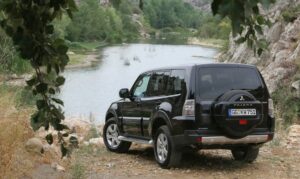 Експерти назвали ключові переваги та слабкі місця вживаного Mitsubishi Pajero IV