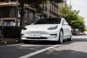 Оновлена Tesla Model 3 Highland 2024-2026: характеристики, дизайн та ціни в Україні