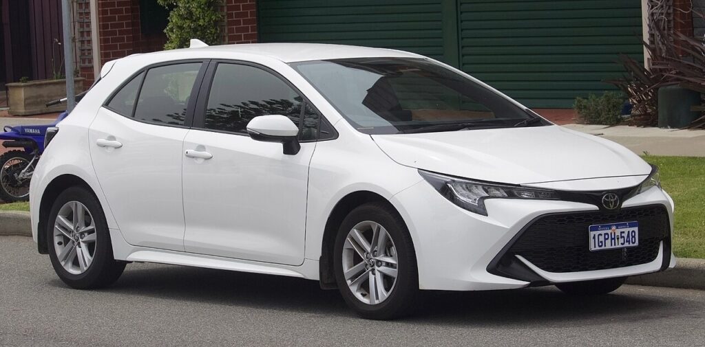 Toyota представила оновлений хетчбек Corolla 2027 року з новим інтер’єром та сучасними технологіями