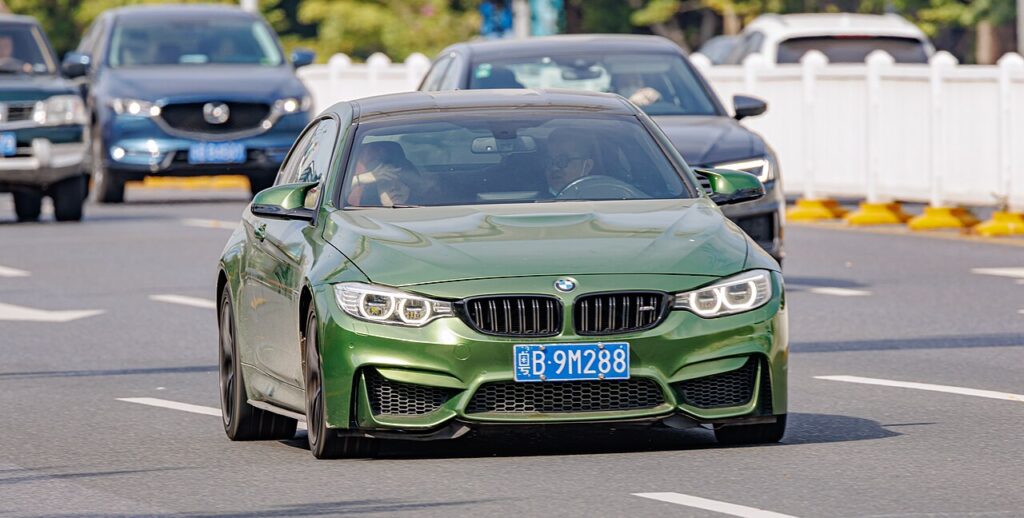 Значення абревіатури CS на автомобілях BMW: технічні особливості та відмінності