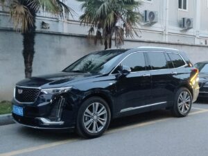 Cadillac офіційно оголосив про повернення бензинових кросоверів XT5 та XT6 у виробництво