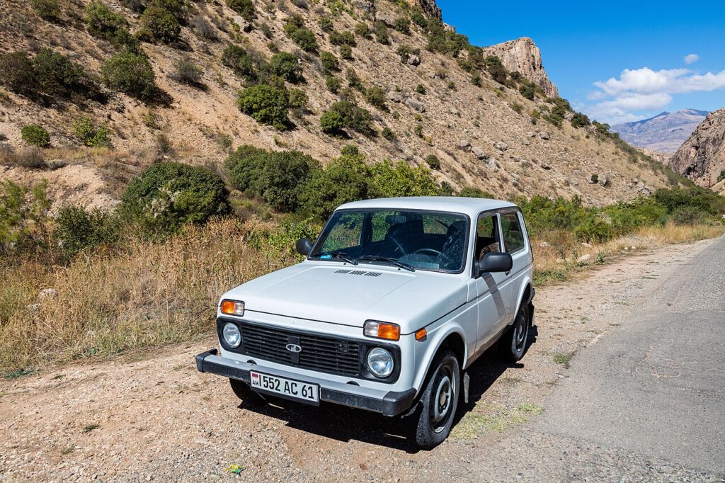 АвтоВАЗ розпочав випуск Lada Niva Legend із подушкою безпеки та двигуном 1.8