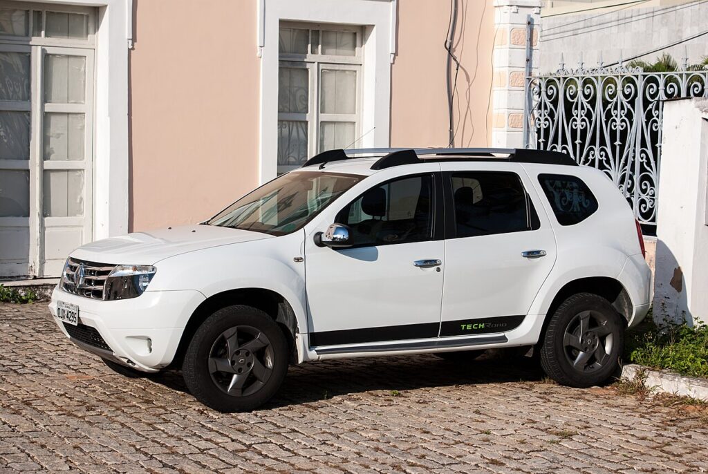 Ринок авто в Україні: Renault Duster лідирує, а попит на електрокари стрімко падає