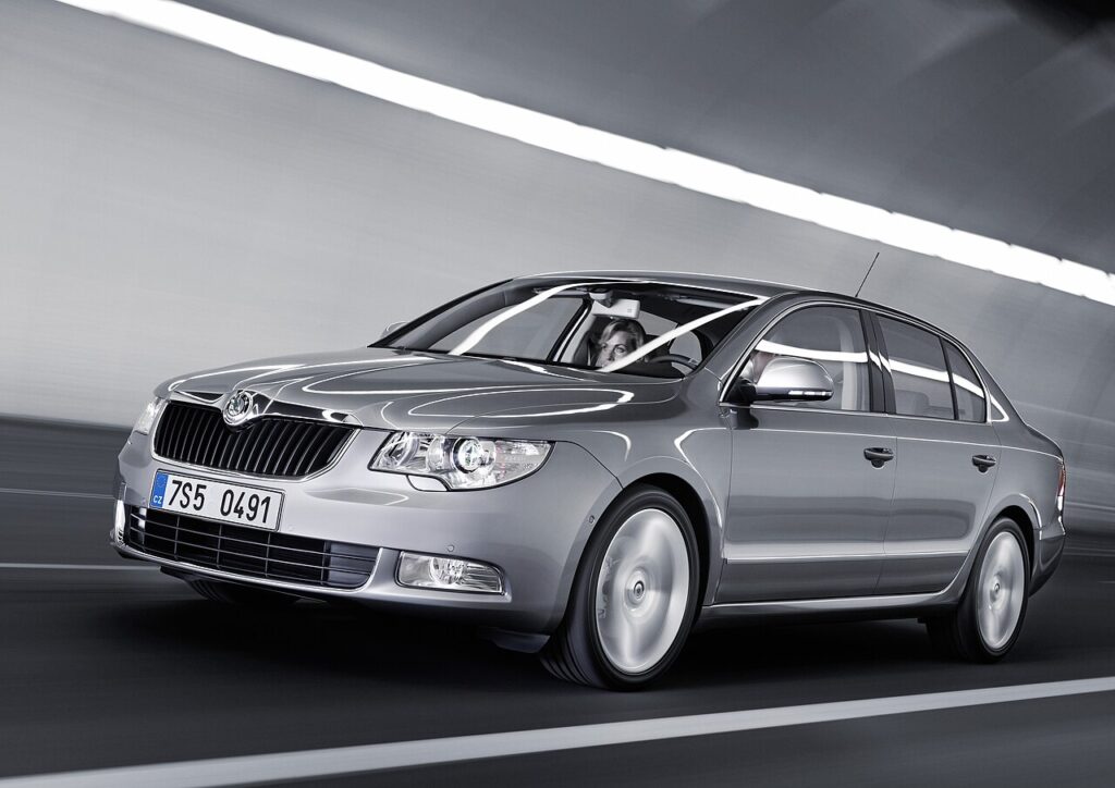 Чеський бренд Skoda зафіксував стрімке зростання продажів електромобілів та успіх моделі Octavia
