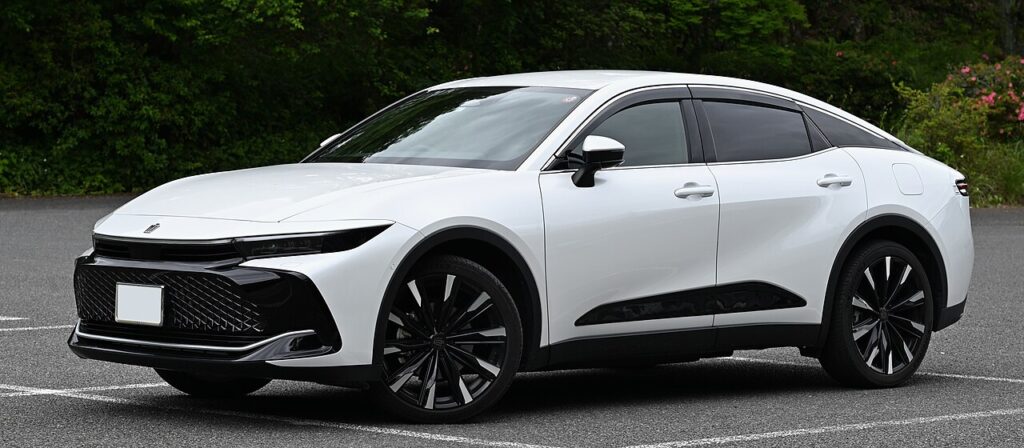 Toyota Crown отримає гібридну систему п'ятого покоління у 2027 році