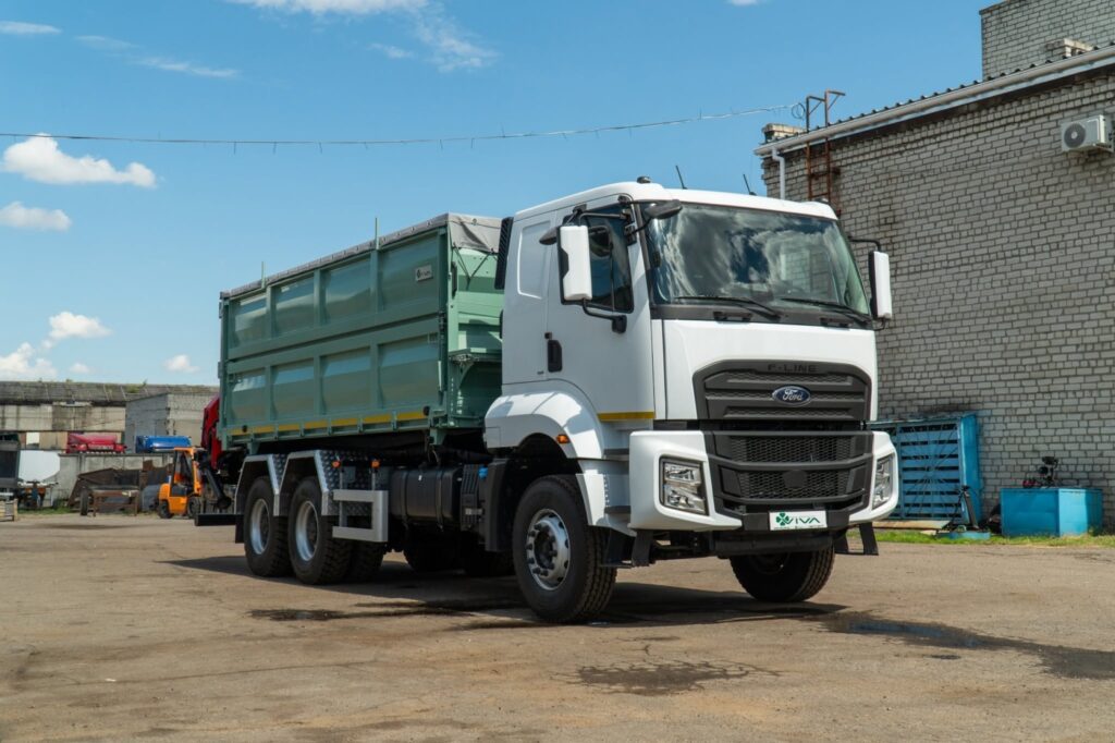 В Україні представили зерновоз VIVA CB SK зі швидкознімним краном-маніпулятором