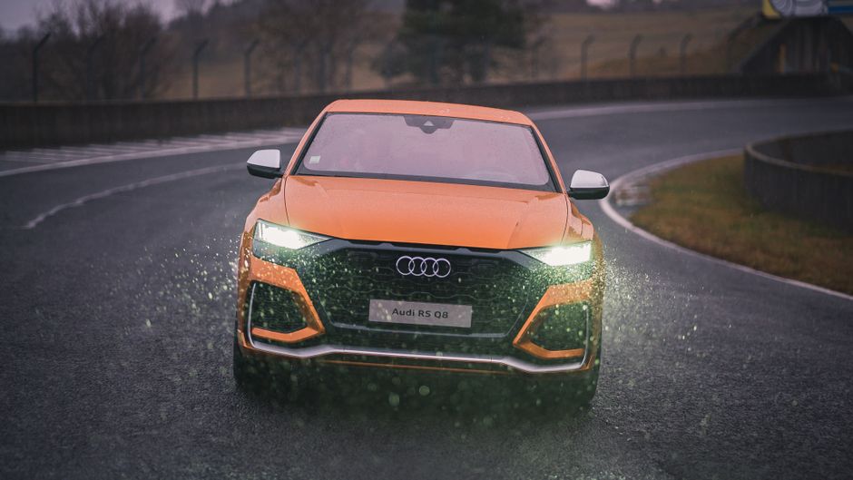 Нове покоління Audi RS Q5 отримає гібридну установку потужністю 639 кінських сил