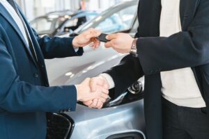 Китайська компанія BYD планує випередити Toyota та стати світовим лідером з продажу автомобілів