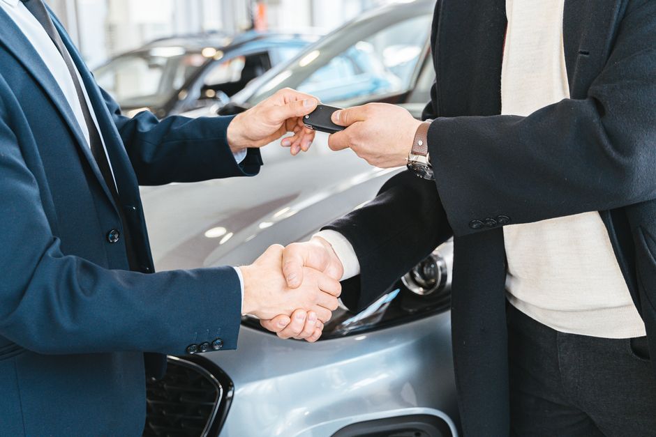 Китайська компанія BYD планує випередити Toyota та стати світовим лідером з продажу автомобілів