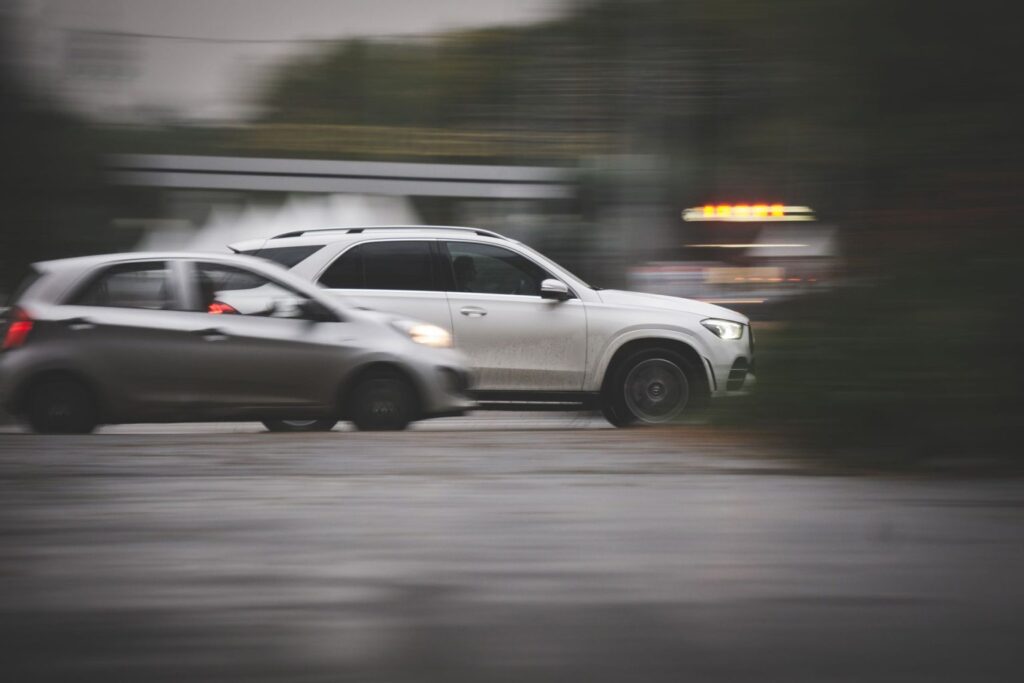 Honda CR-V проти Nissan X-Trail: порівняння популярних вживаних кросоверів на ринку України