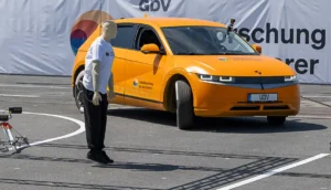 Німецькі фахівці назвали головні причини аварій за участю електромобілів