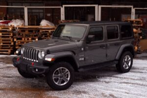 Електричний Jeep Recon EV надійшов у продаж: озвучено ціну та характеристики першого електропозашляховика бренду