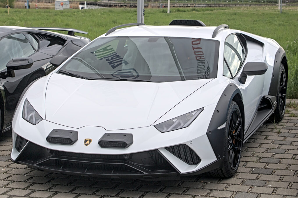 Rezvani представила 811-сильний позашляховий суперкар Dune на базі Lamborghini Huracan