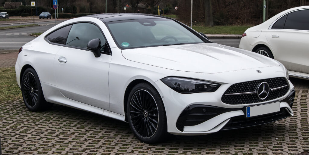Mercedes-AMG готує ексклюзивне купе CLE Mythos із 646-сильним двигуном V8