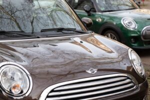 Електричний Mini Cooper SE на ринку України у 2026 році: огляд поколінь, технічні характеристики та ціни