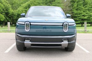 Перший аукціонний Rivian R2 продали майже за заводською ціною без очікуваного ажіотажу