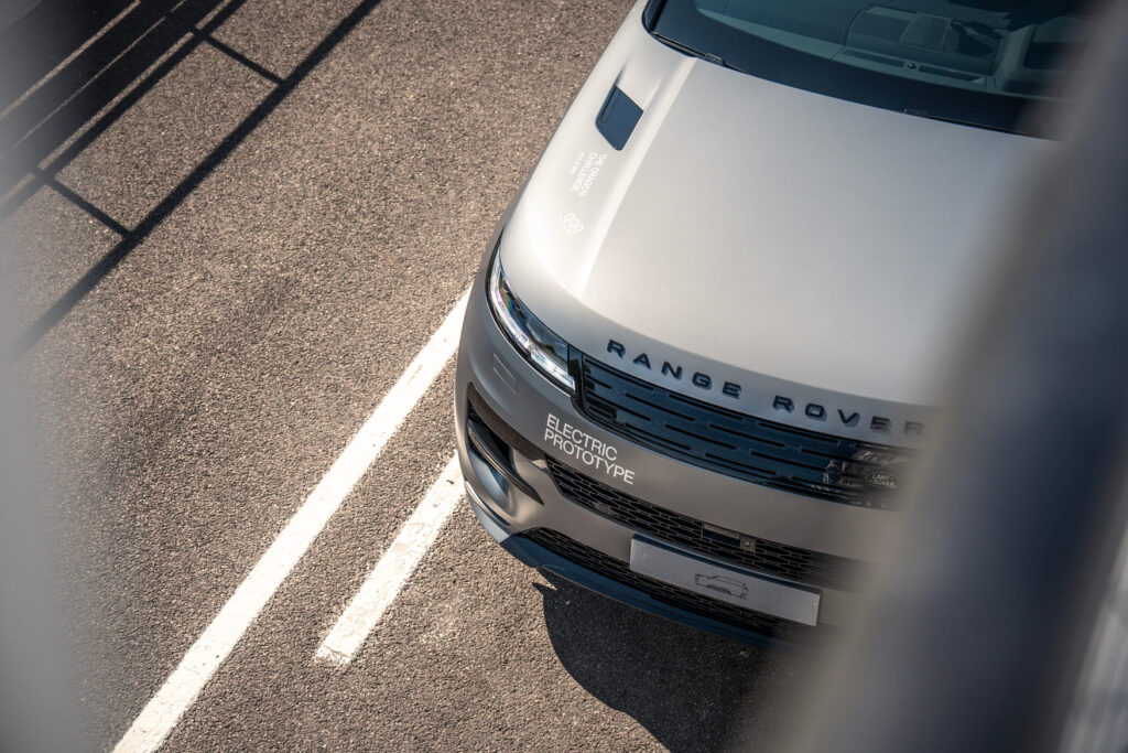 Range Rover анонсував вихід повністю електричної версії кросовера Sport
