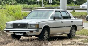 Toyota представила оновлений крос-седан Crown 2027 із новою гібридною установкою