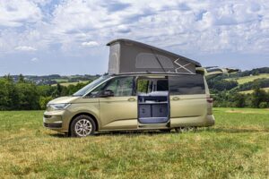 Надувні меблі та електрична платформа: Volkswagen презентує нове бачення кемперів серії California