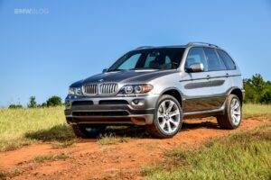 BMW та Kith створили унікальний кросовер X5 з мотором V10 від M5 та механічною коробкою передач