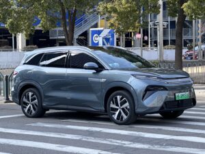 Експансія BYD: як китайський виробник акумуляторів став загрозою для світових автогігантів