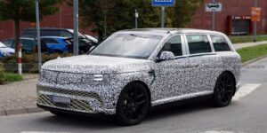 Електричний флагман із дверцятами в стилі Rolls-Royce: оприлюднено характеристики Genesis GV90