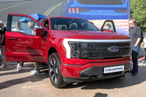 Ford F-150 Lightning: як електрифікація змінює стандарти сегмента важких пікапів
