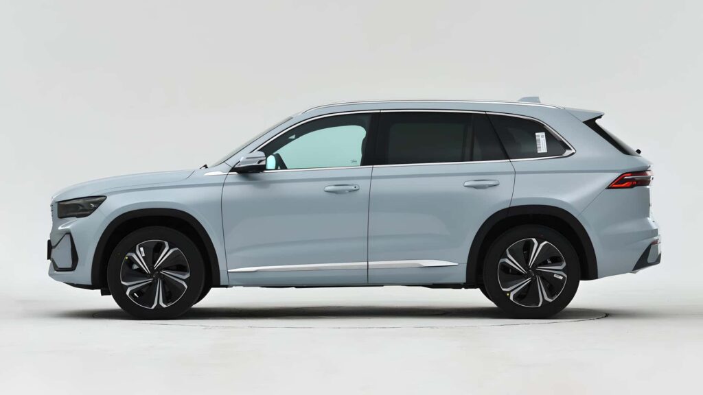 Глобальний наступ китайського автопрому: Geely готує до виходу сімейний плагін-гібрид Monjaro EM-i