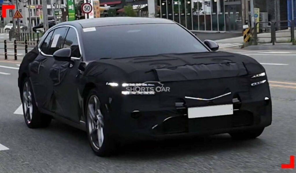Новий світловий підпис та автопілот третього рівня: Genesis оновлює флагманський седан G90